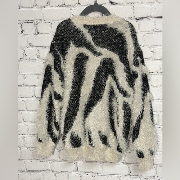 Jessica Simpson Fuzzy Black and Cream Sweater - Picture 2 of 6